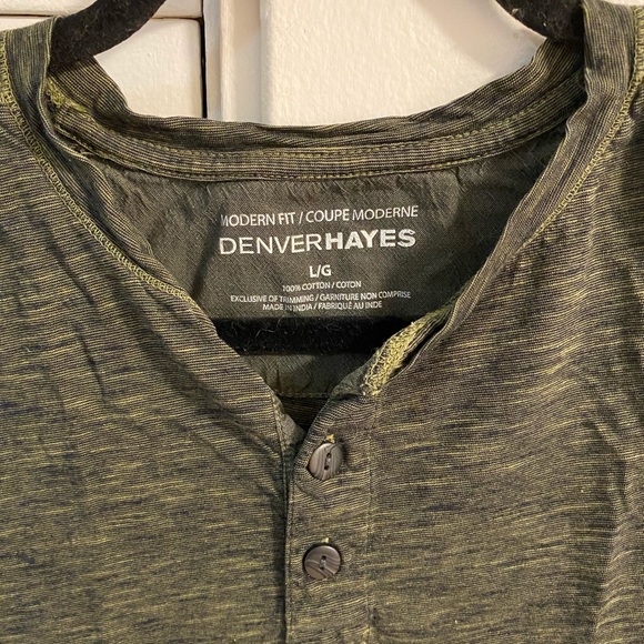 GIFT WITH BUNDLE! Denver Hayes 3 button shirt - Picture 2 of 2